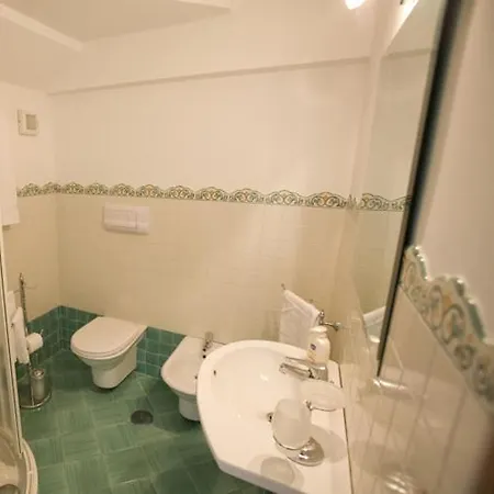 La Lanterna לינה וארוחת בוקר 3*