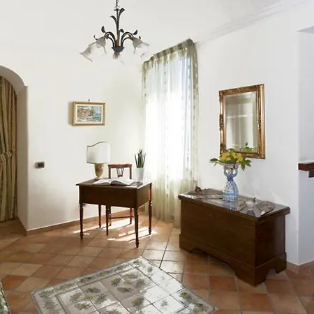 לינה וארוחת בוקר La Lanterna 3*