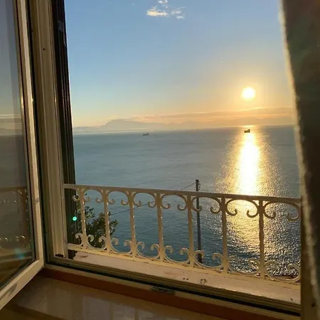 La Lanterna לינה וארוחת בוקר 3*